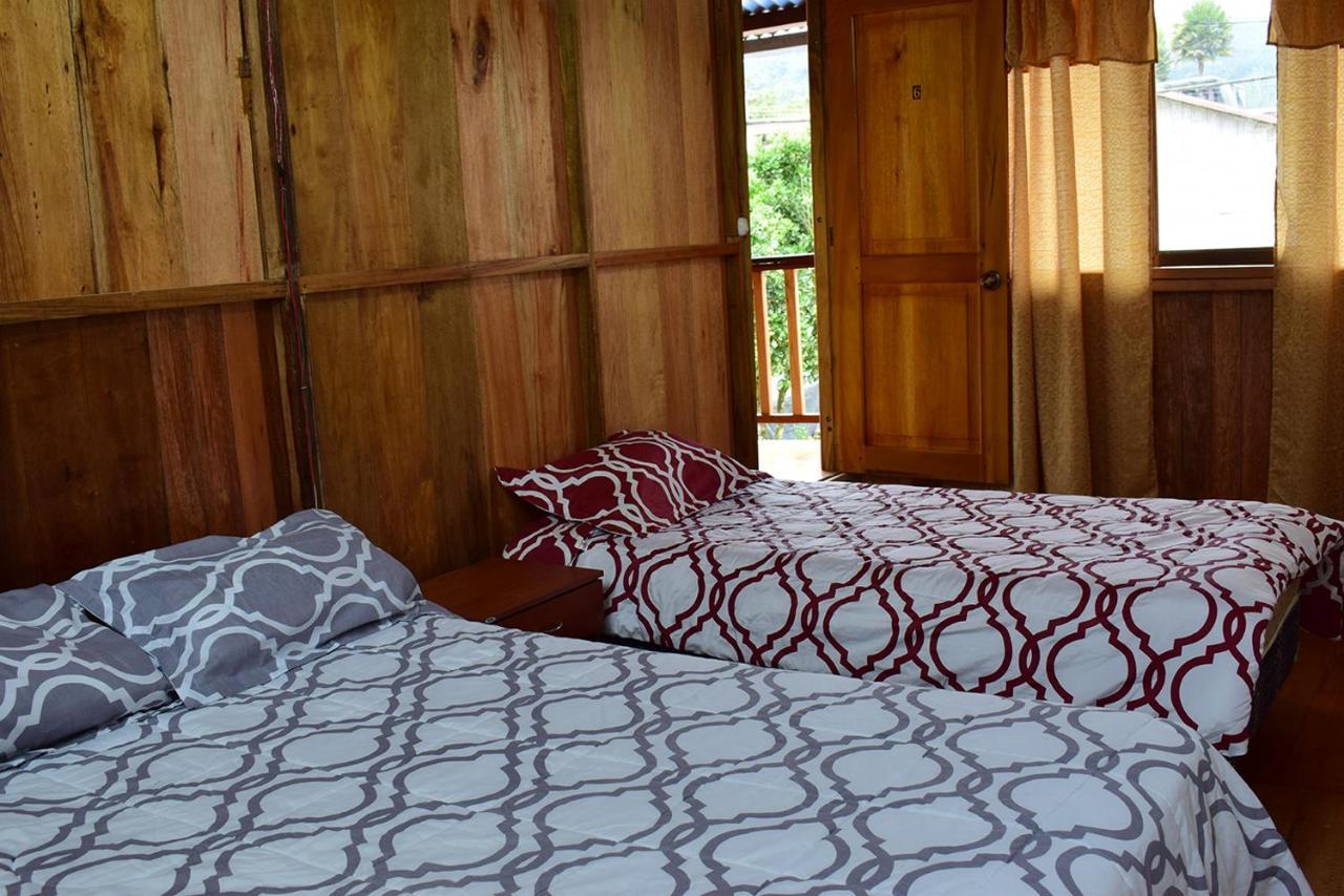 Hostal Los Farolitos Mindo Bagian luar foto
