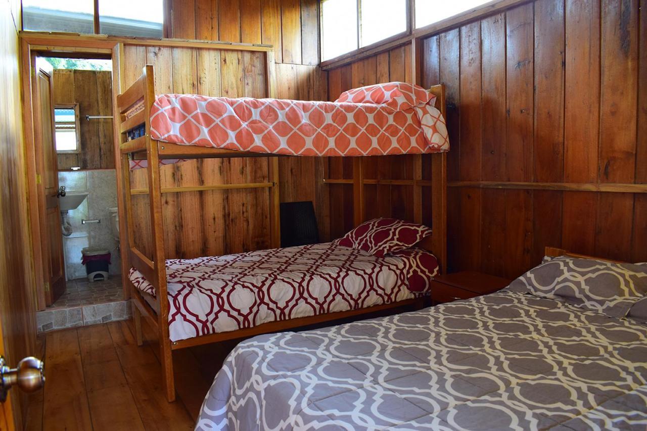 Hostal Los Farolitos Mindo Bagian luar foto